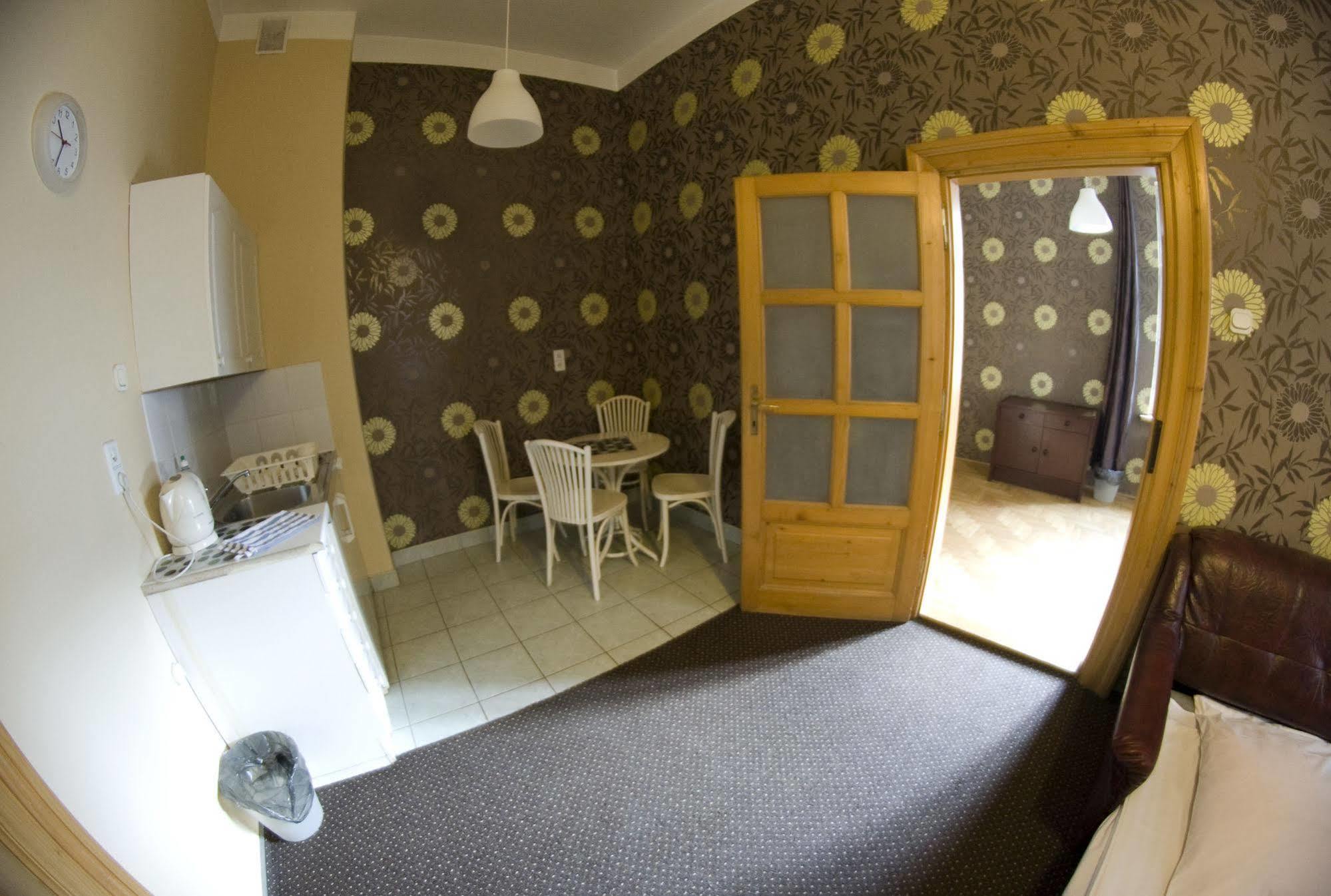 Cracow Old Town Guest House คราคูฟ ภายนอก รูปภาพ